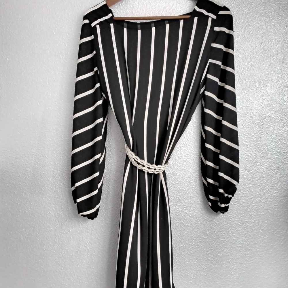 Loft Women's Black & White Sheath Midi Dress   Size M